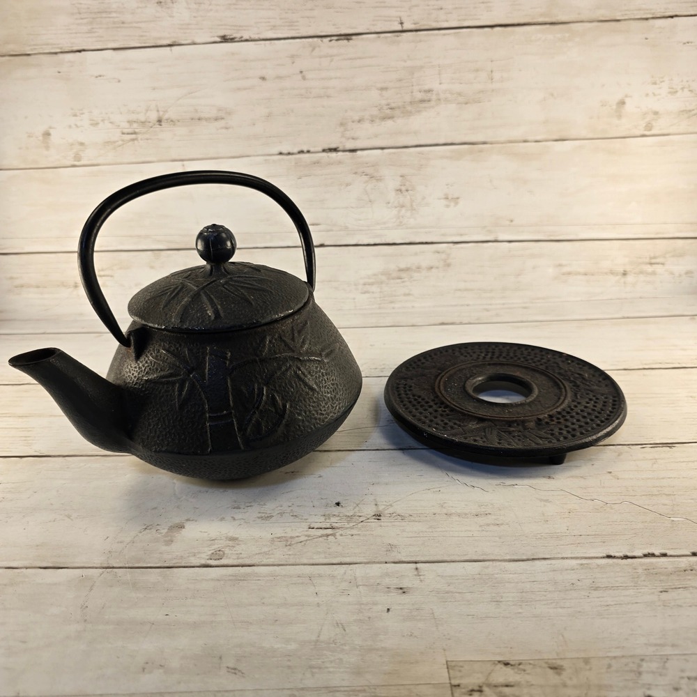 Black Cast Iron Bamboo Teapot with Matching Trivet Japanese Style Tetsubin Set